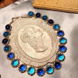 - 18K GP Vintage   Blue & Lake Blue Color chocker Necklace